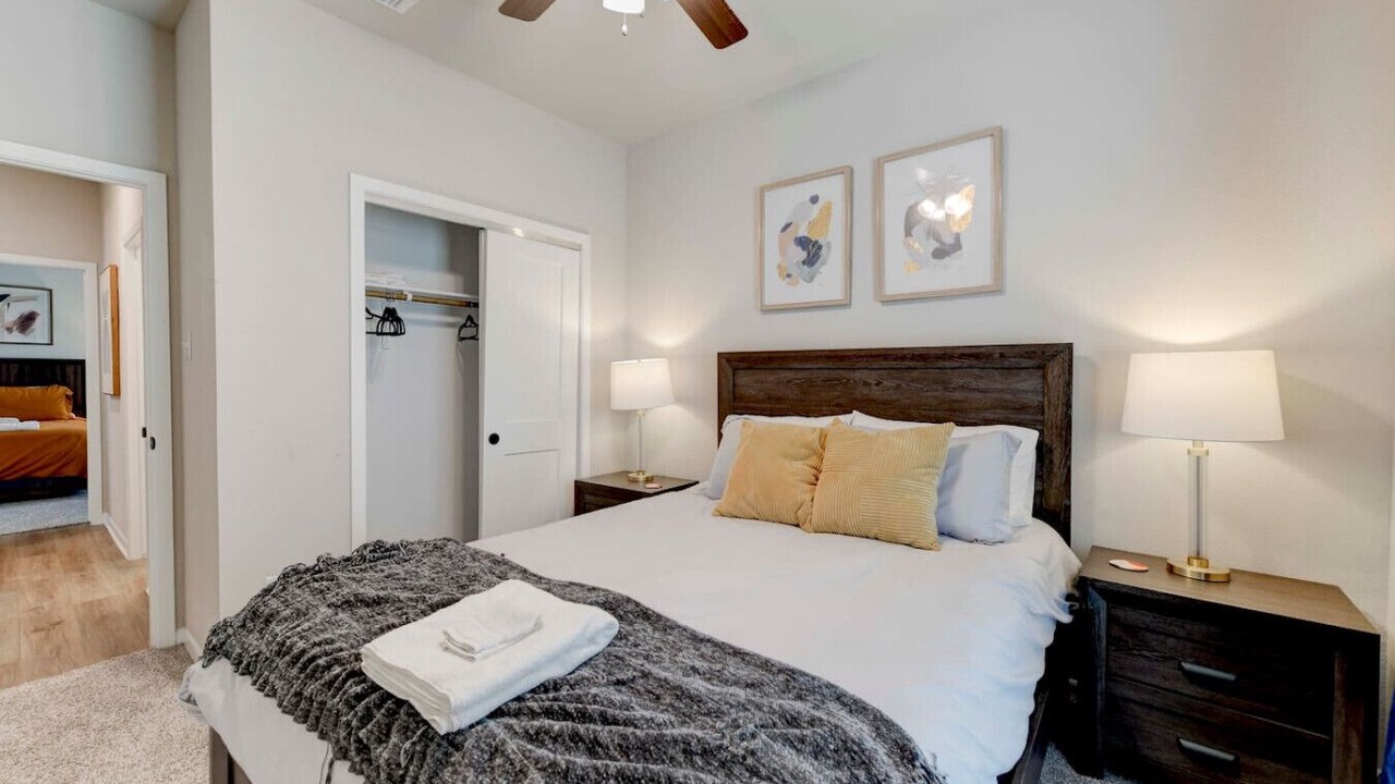 Photo of Bedroom in Manor