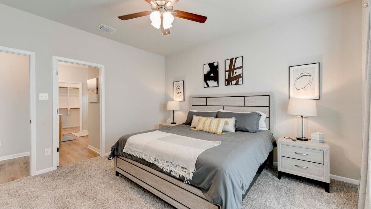 Photo of Bedroom in Manor