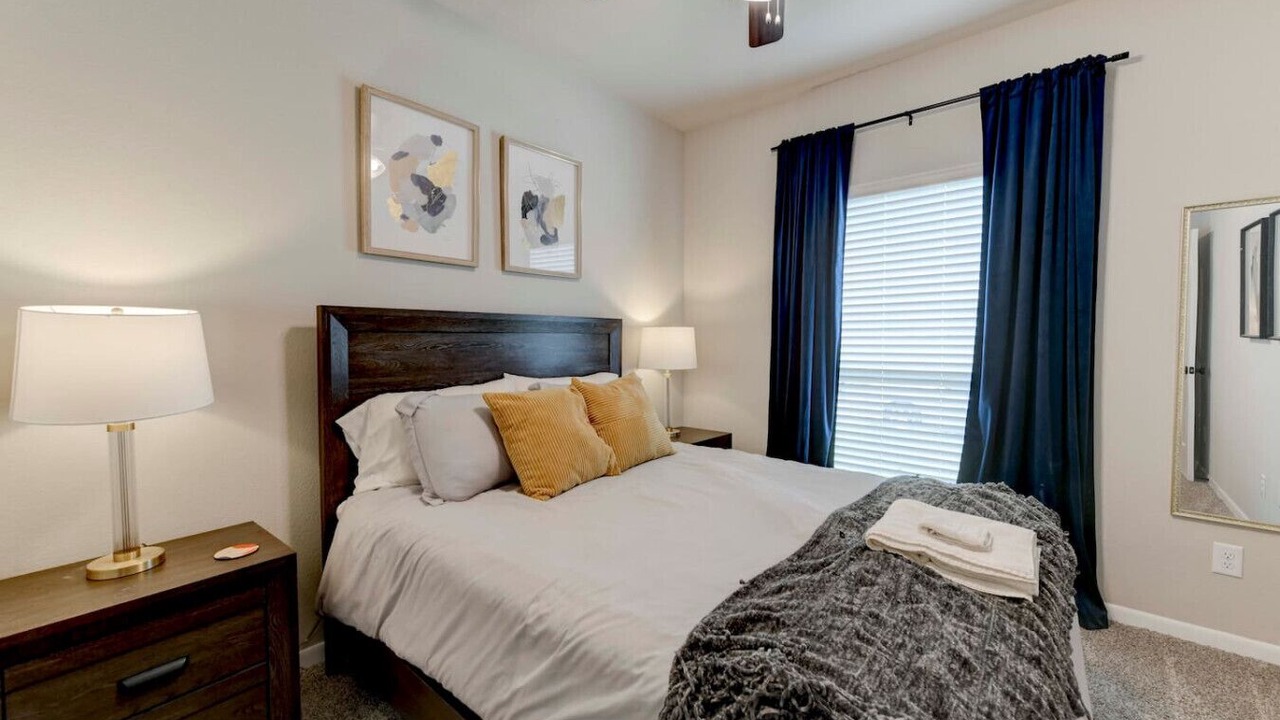 Photo of Bedroom in Manor