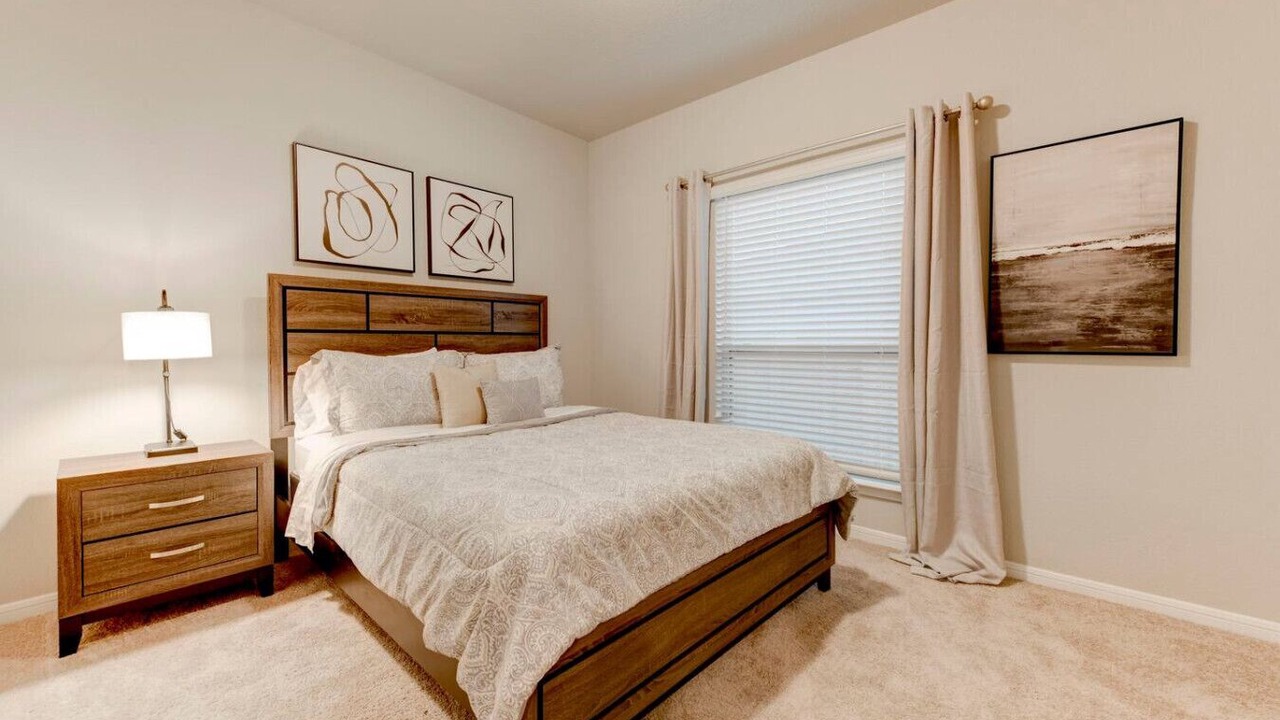 Photo of Bedroom in Leon Junction