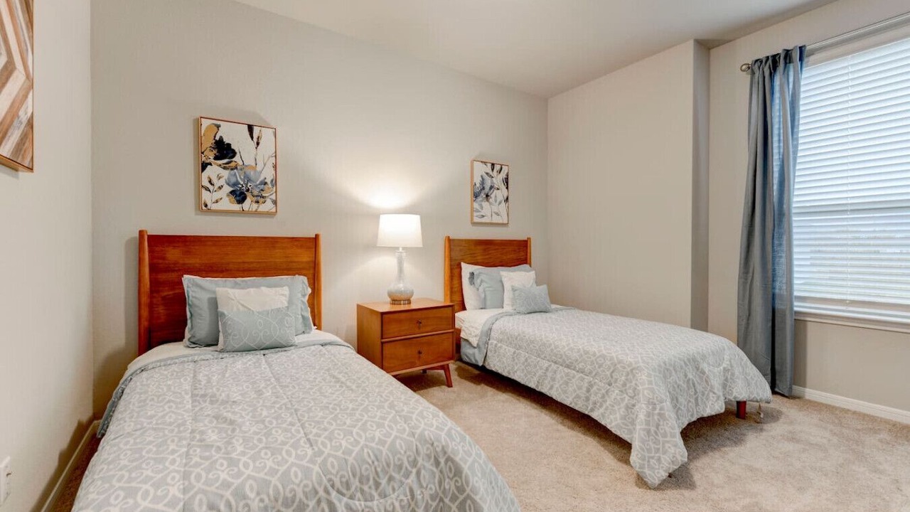 Photo of Bedroom in Leon Junction