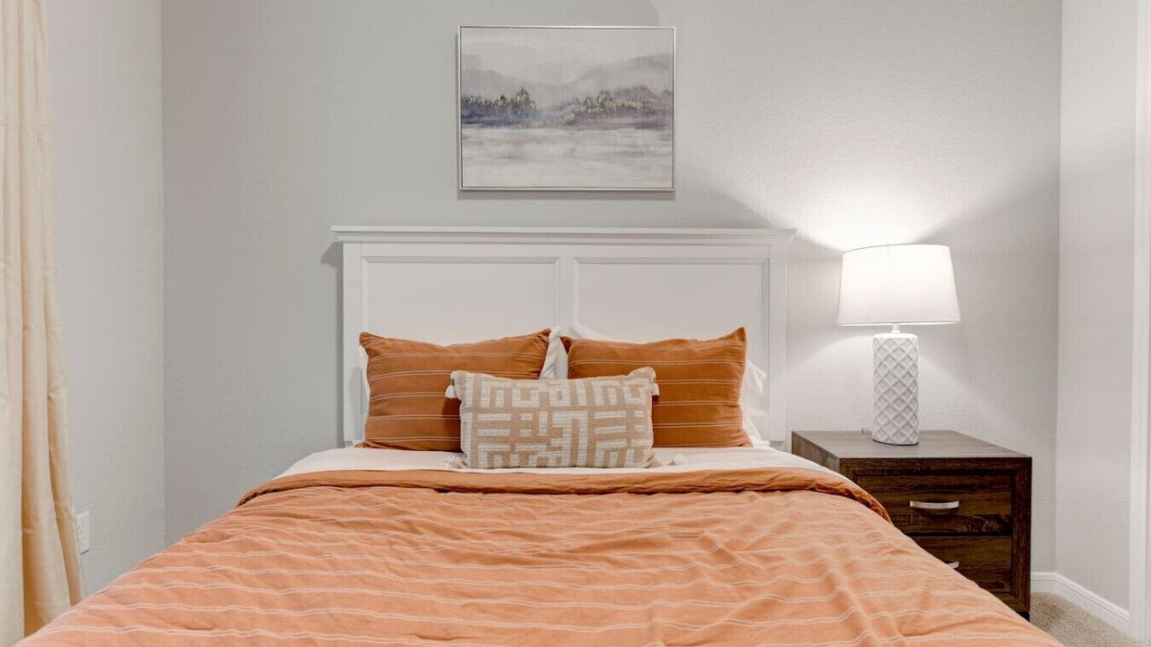 Photo of Bedroom in Leon Junction