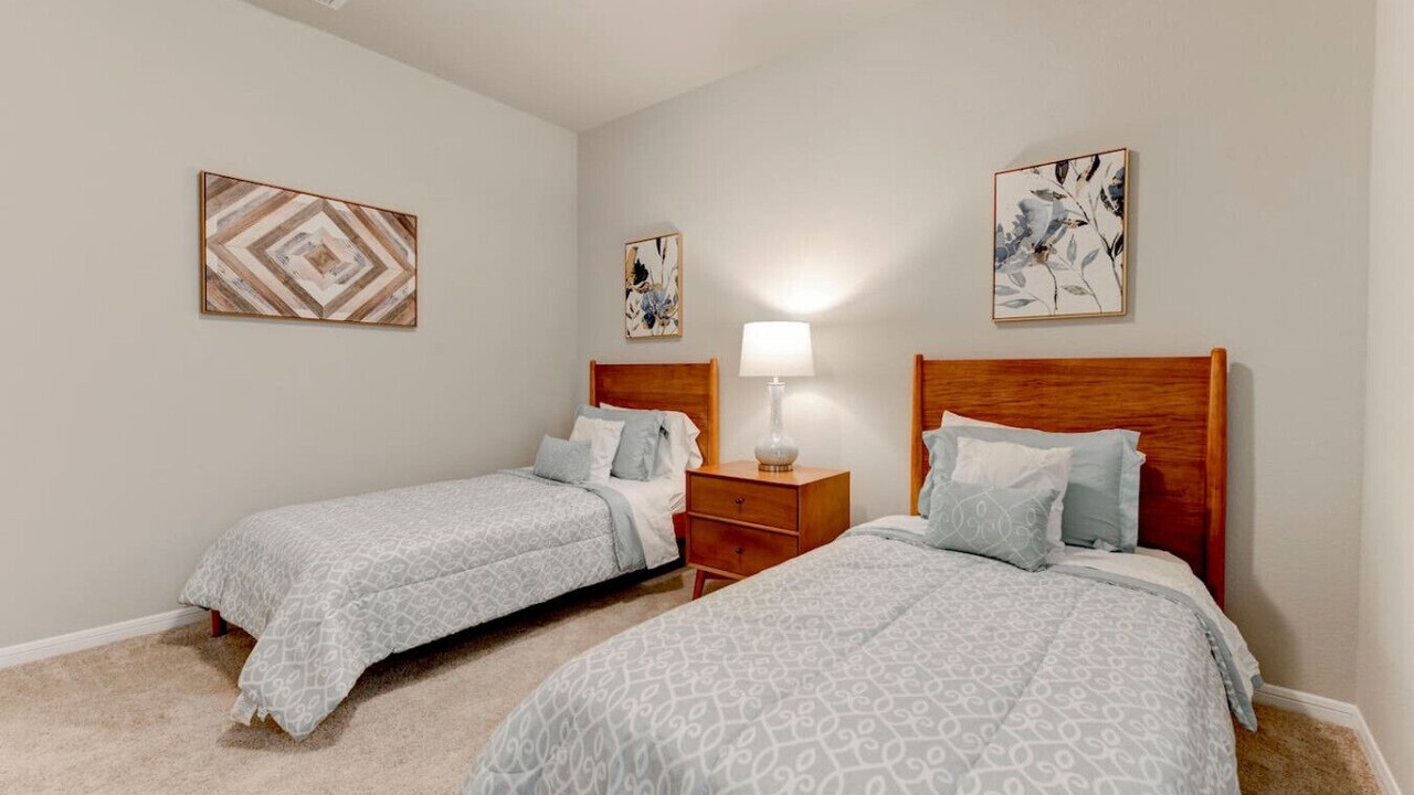 Photo of Bedroom in Leon Junction