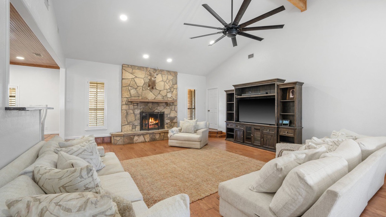 Photo of Livingroom in Midland