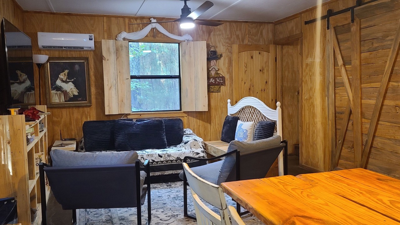Photo of Bedroom in Mineola