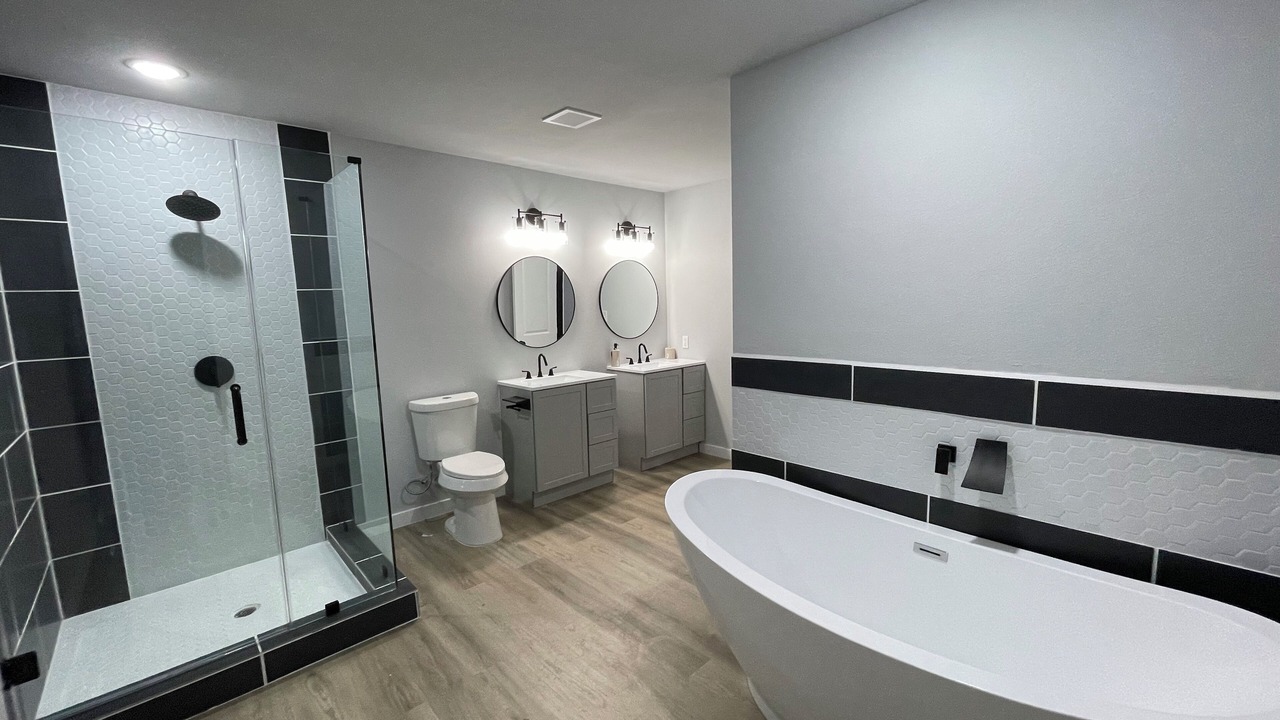 Photo of Bathroom in Orange