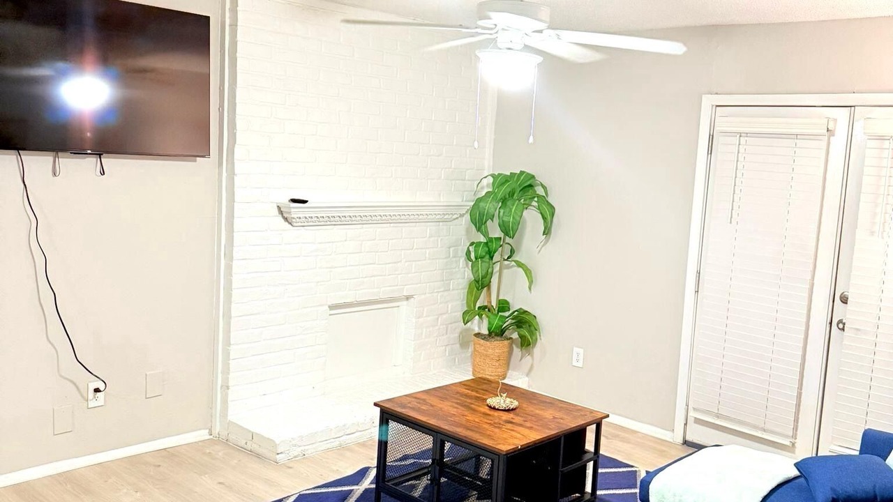 Photo of Livingroom in Addison
