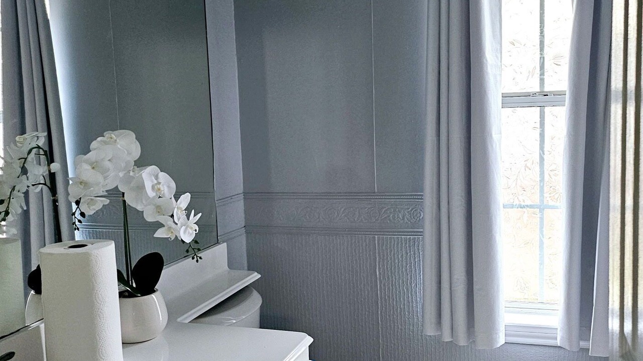 Photo of Bathroom in Elmo