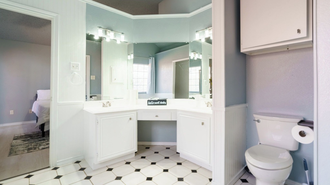 Photo of Bathroom in Elmo