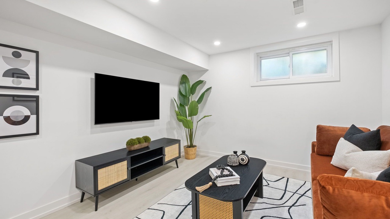 Photo of Livingroom in Newtonbrook