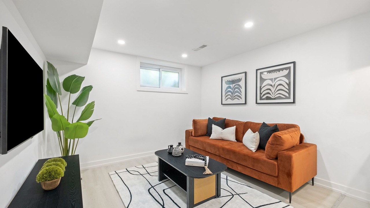 Photo of Livingroom in Newtonbrook