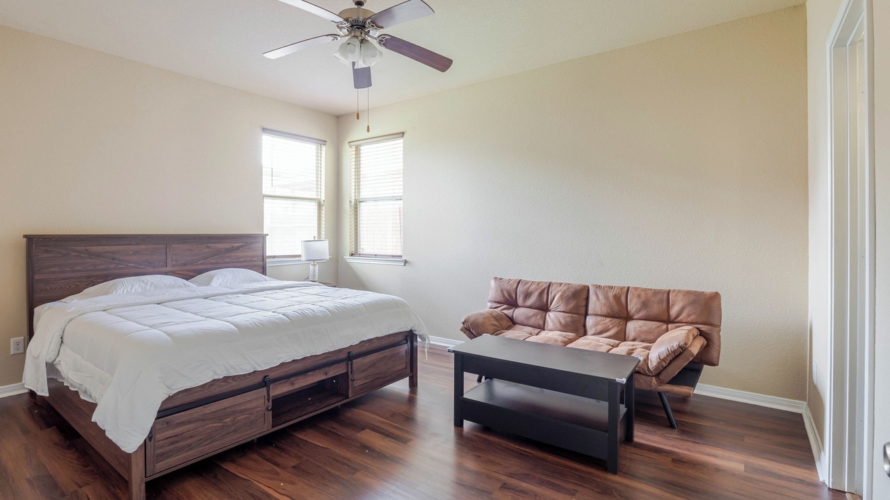 Photo of Bedroom in Northeast Houston