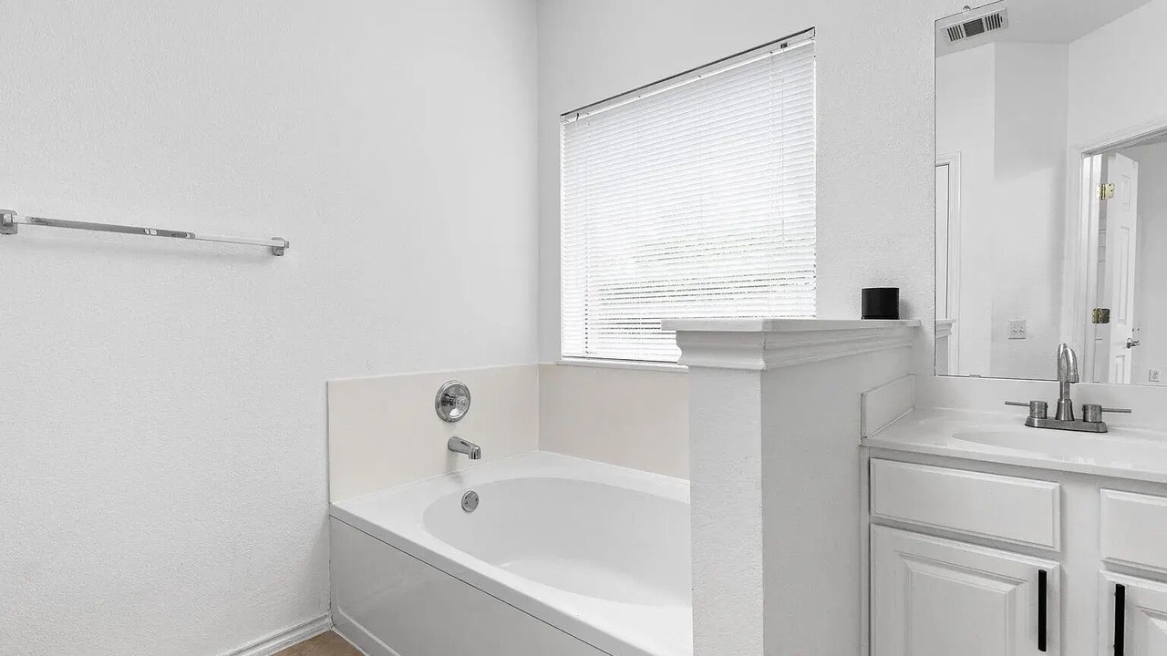 Photo of Bathroom in Pioneer Crossing