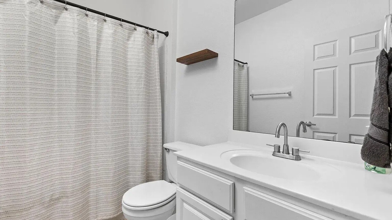 Photo of Bathroom in Pioneer Crossing