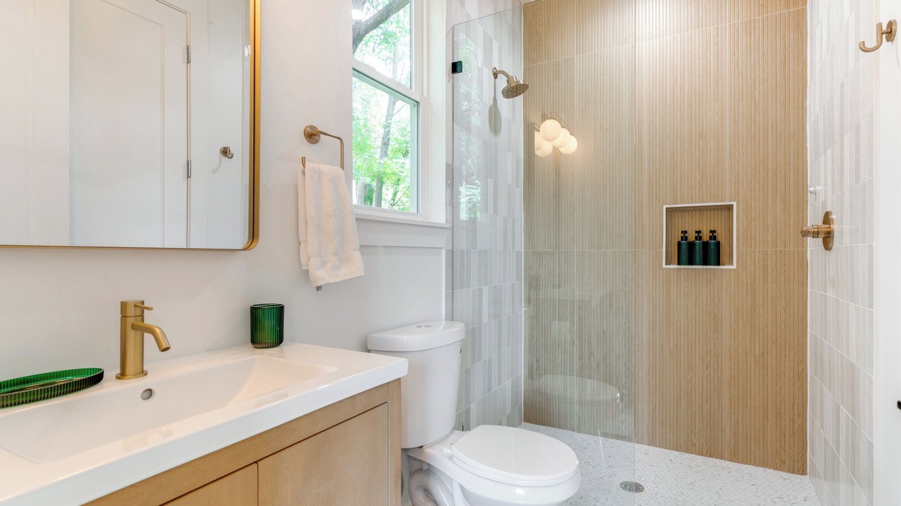 Photo of Bathroom in Rosewood