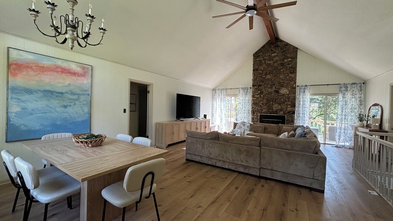 Photo of Livingroom in Cherokee Village