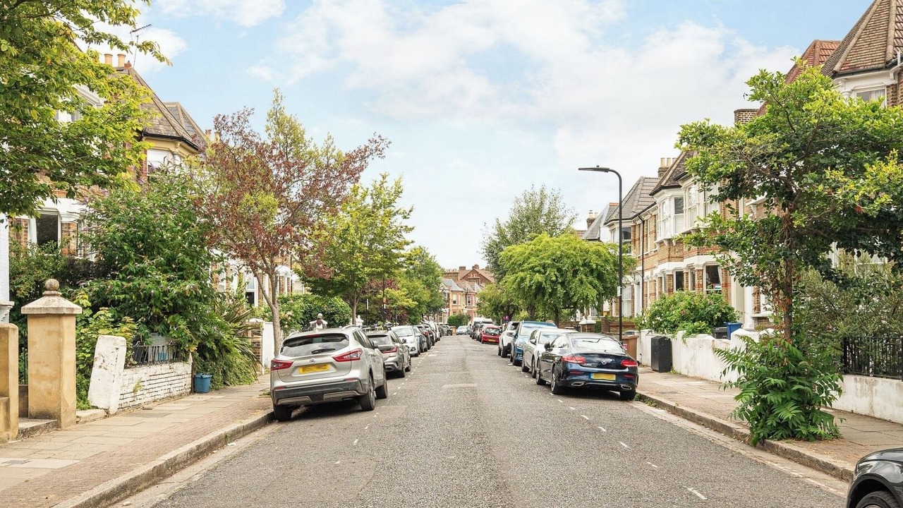 Photo of Others in Hackney Downs