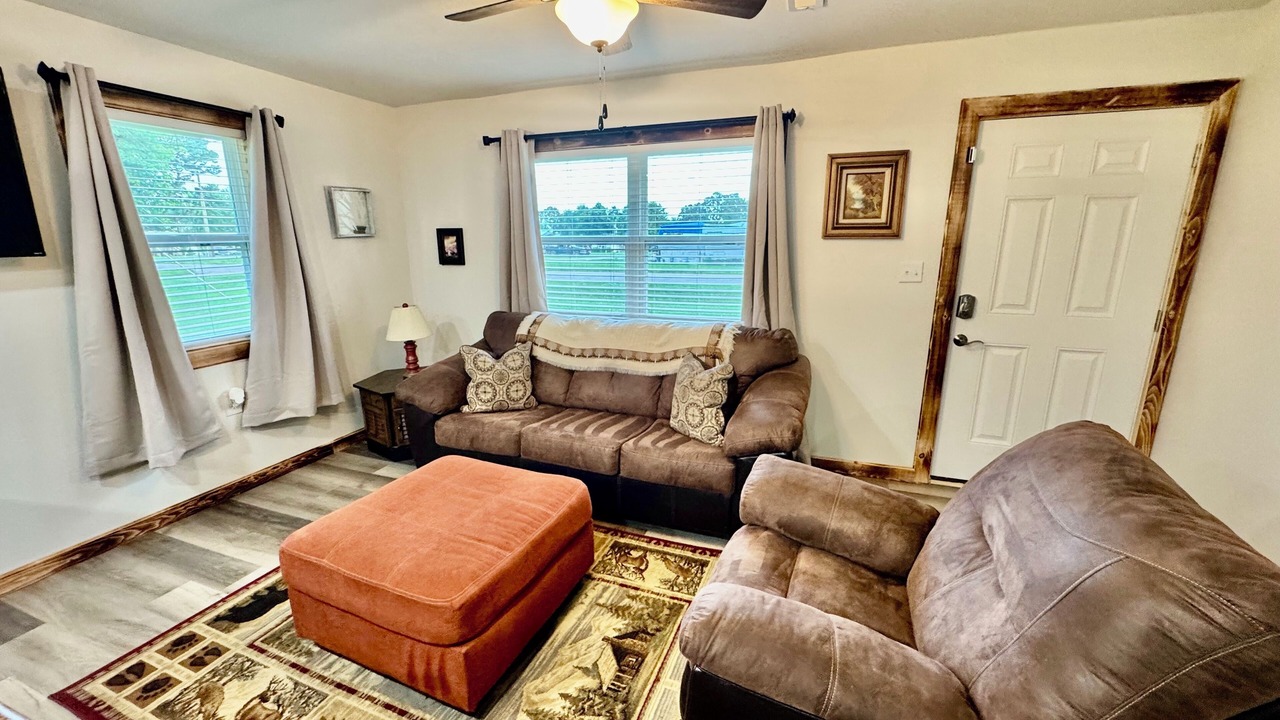 Photo of Livingroom in Mountain Grove
