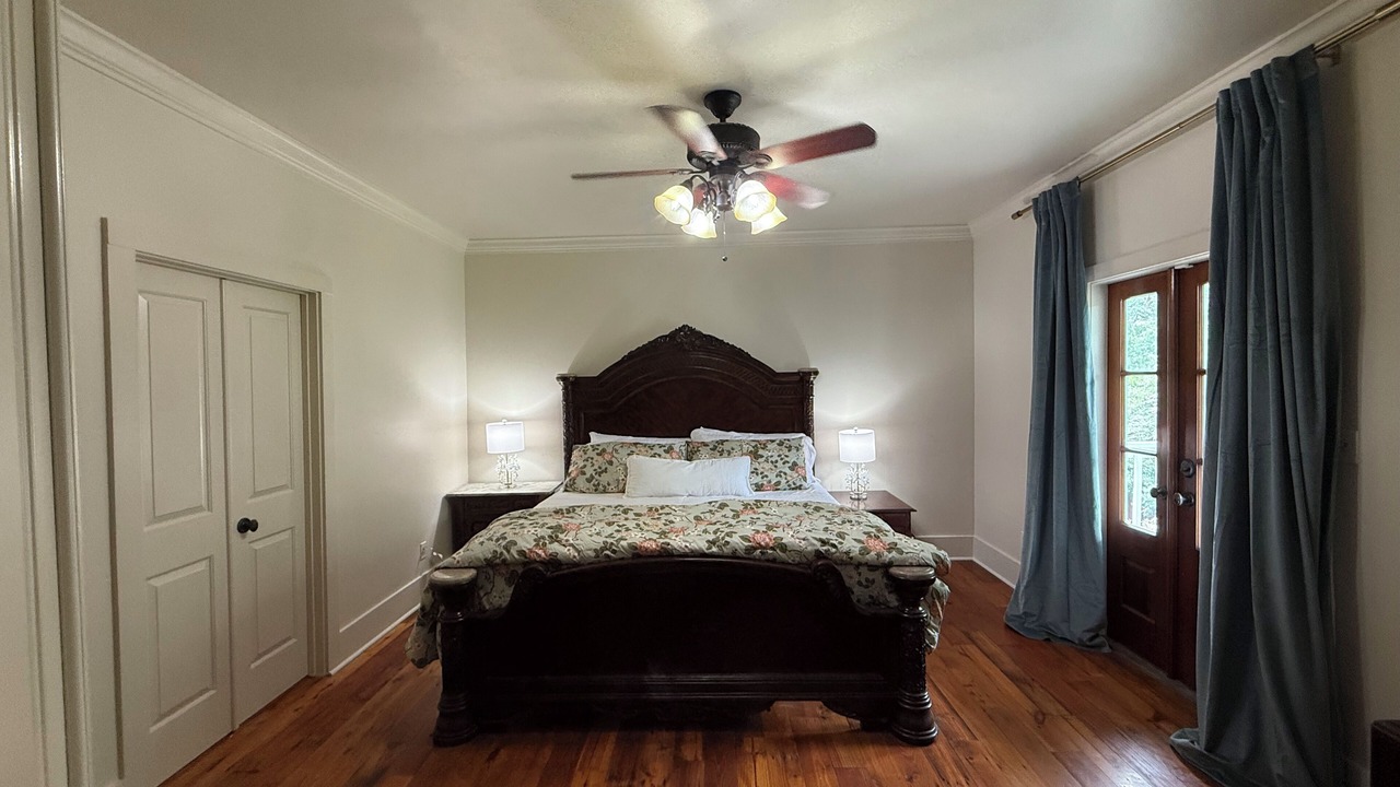 Photo of Bedroom in Lottie