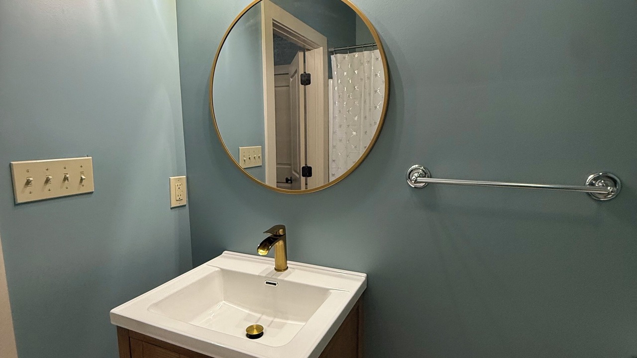 Photo of Bathroom in Lottie