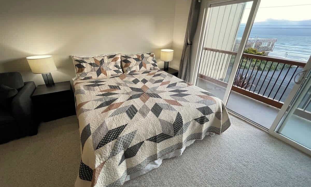 Photo of Bedroom in Lincoln City