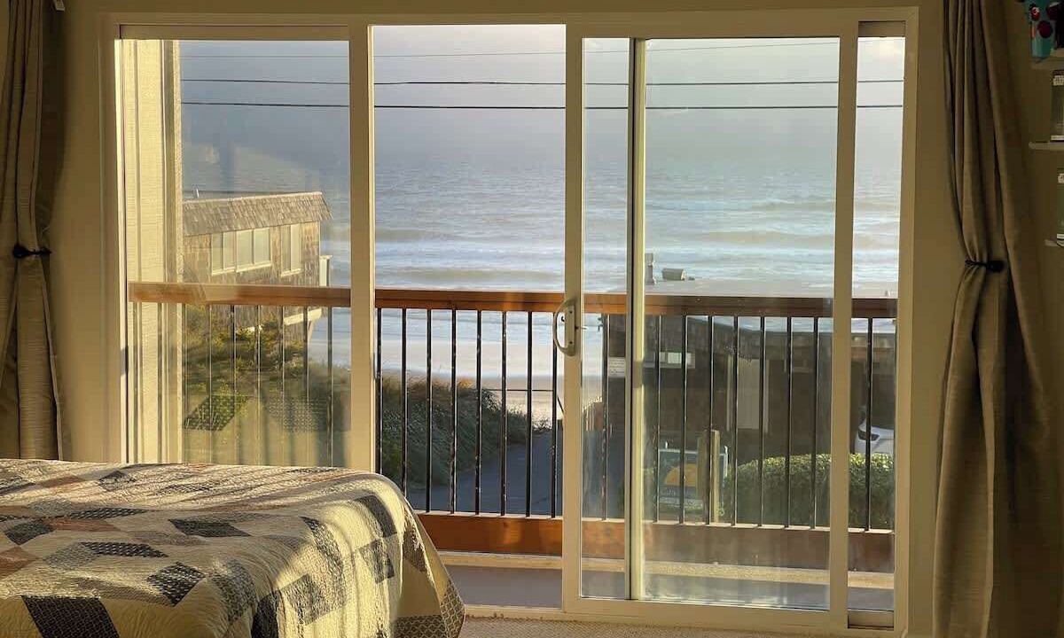 Photo of Bedroom in Lincoln City
