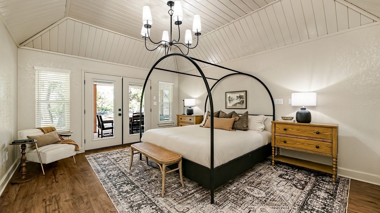 Photo of Bedroom in Laguna Park