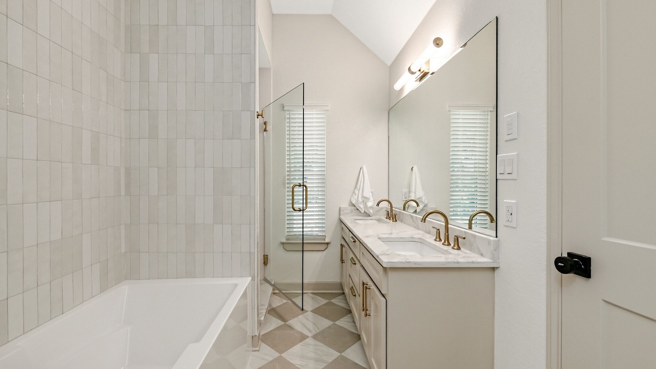 Photo of Bathroom in Laguna Park