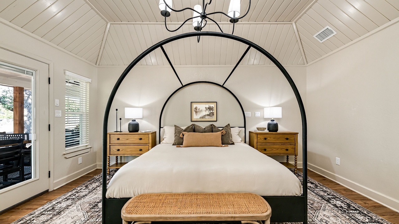 Photo of Bedroom in Laguna Park
