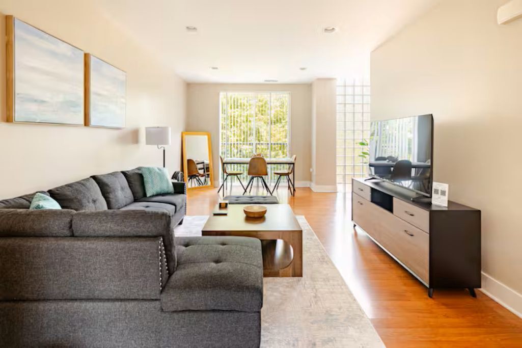 Photo of Livingroom in Downtown Akron
