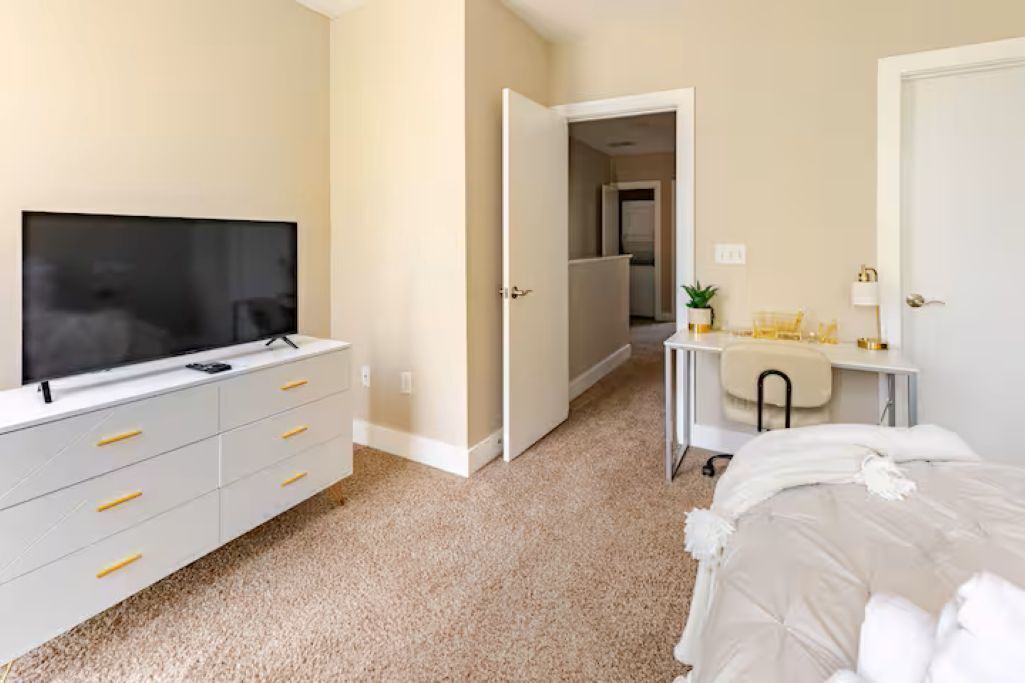 Photo of Bedroom in Downtown Akron