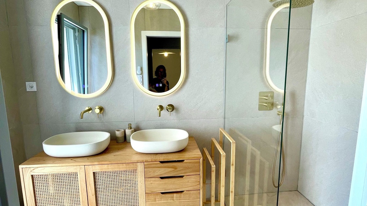 Photo of Bathroom in Sene