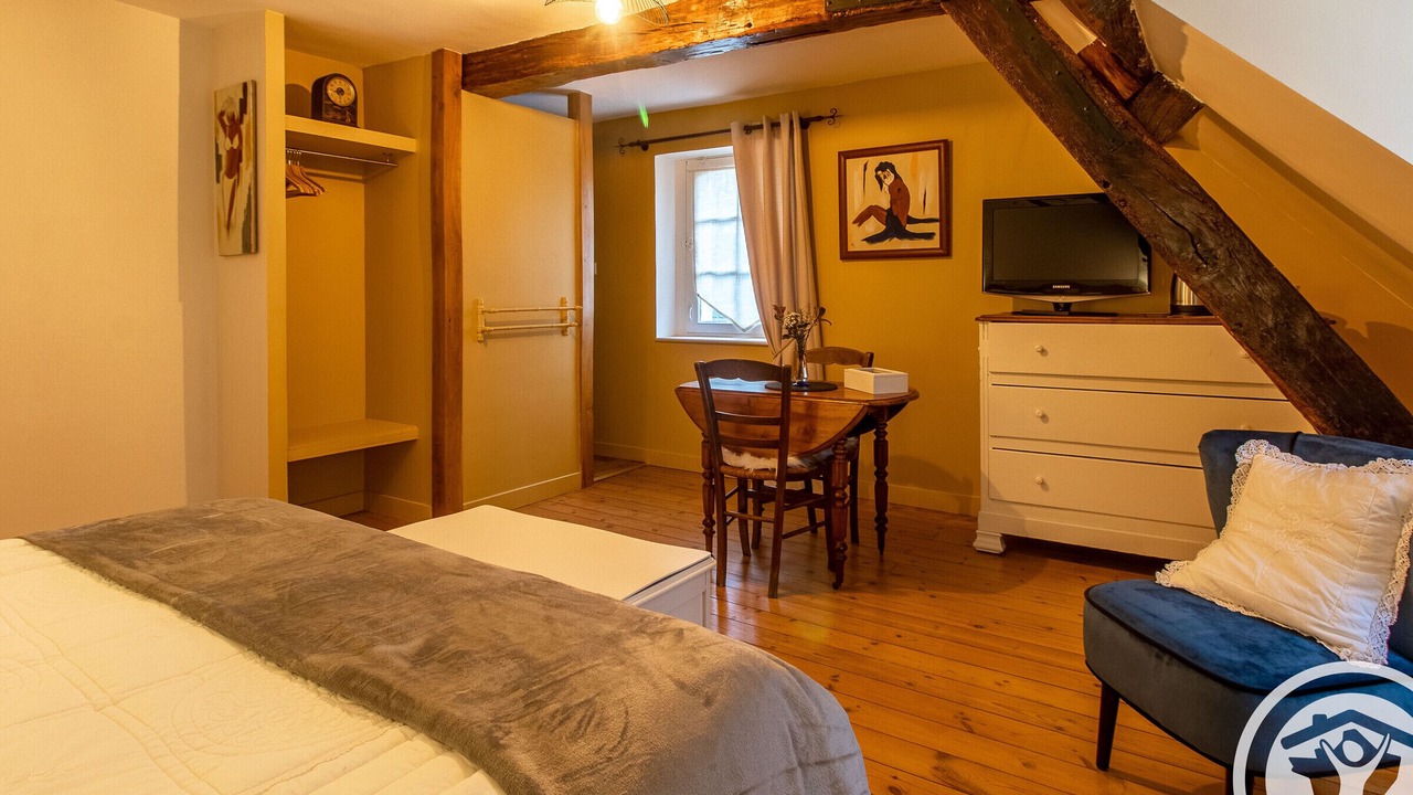 Photo of Bedroom in La Menitre