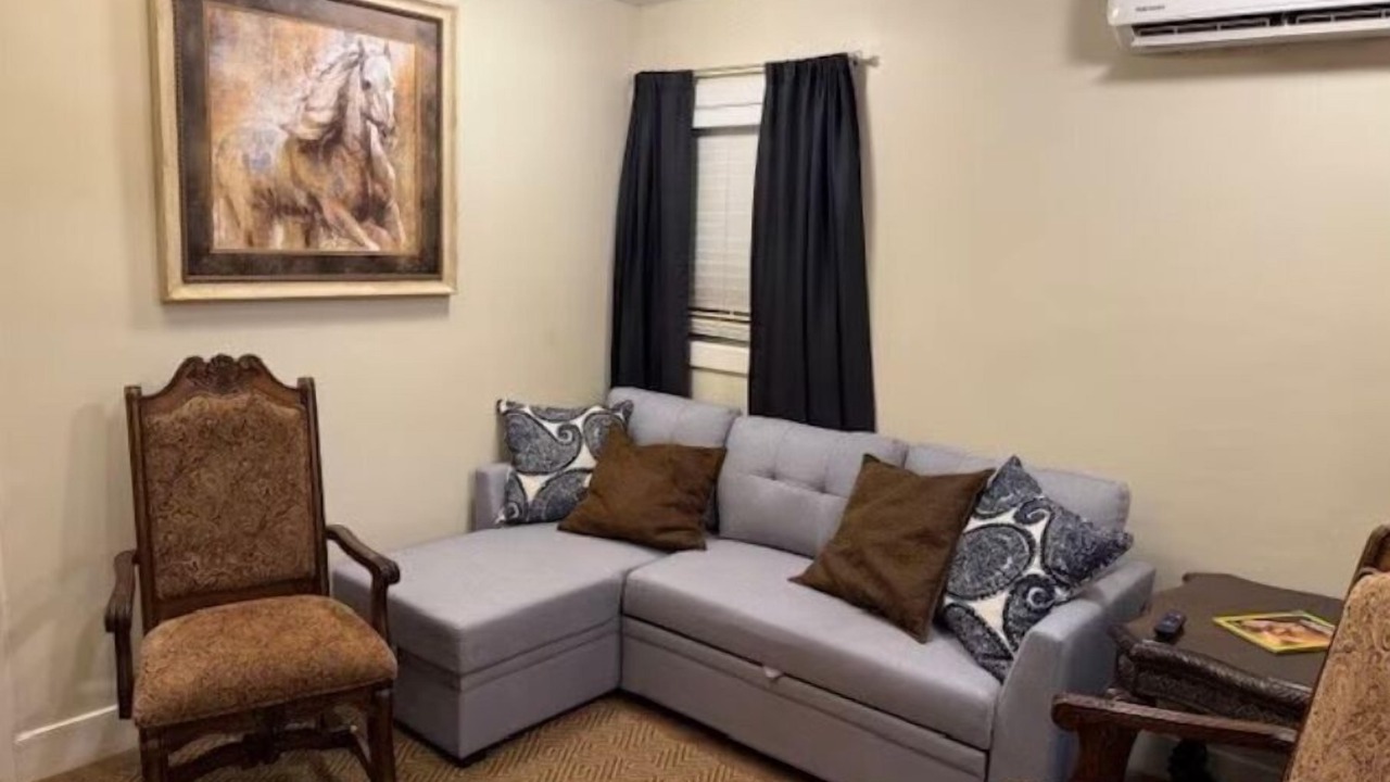 Photo of Livingroom in Fredonia