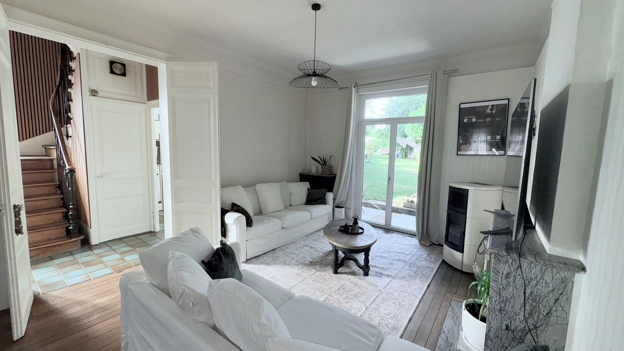 Photo of Livingroom in Charleville-Mezieres
