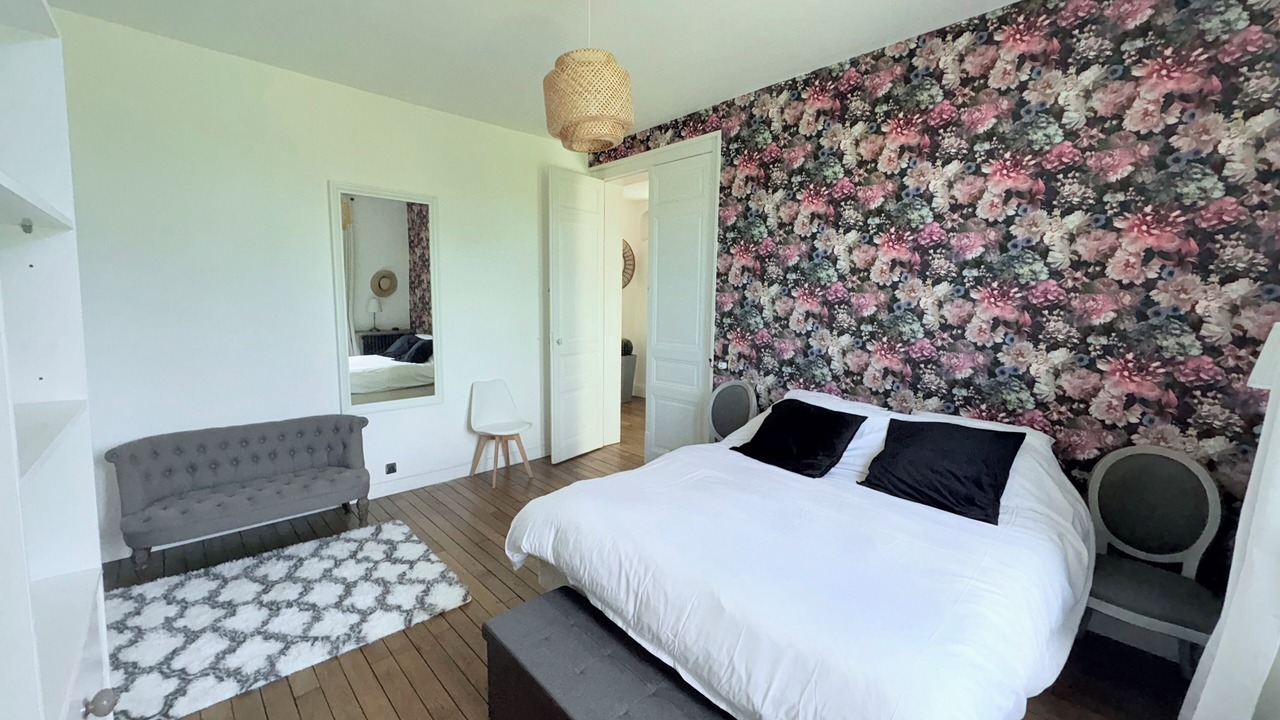 Photo of Bedroom in Charleville-Mezieres