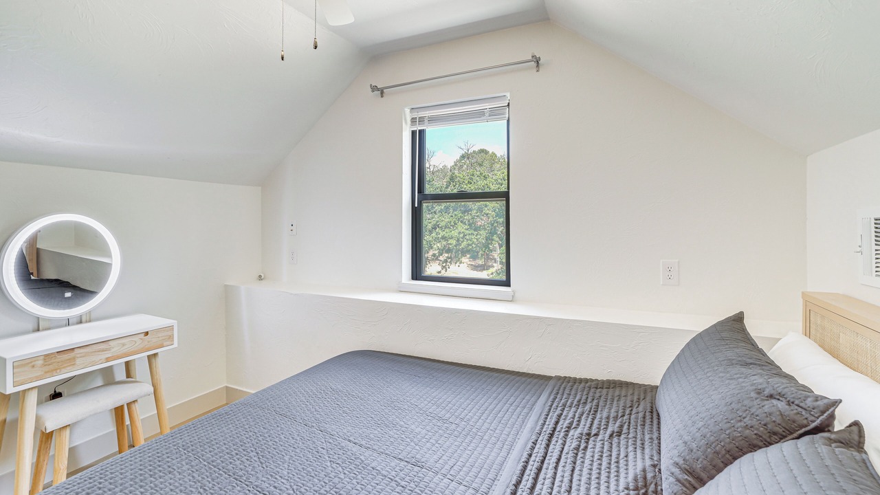 Photo of Bedroom in Hoyt