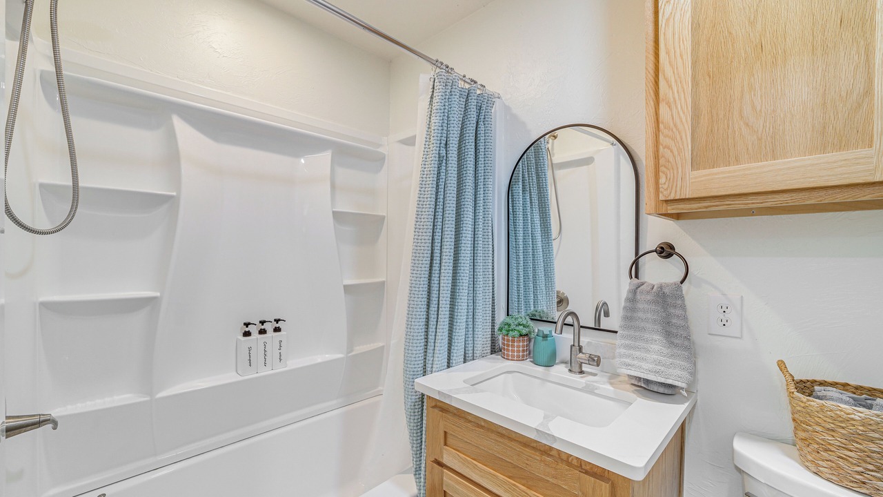 Photo of Bathroom in Hoyt