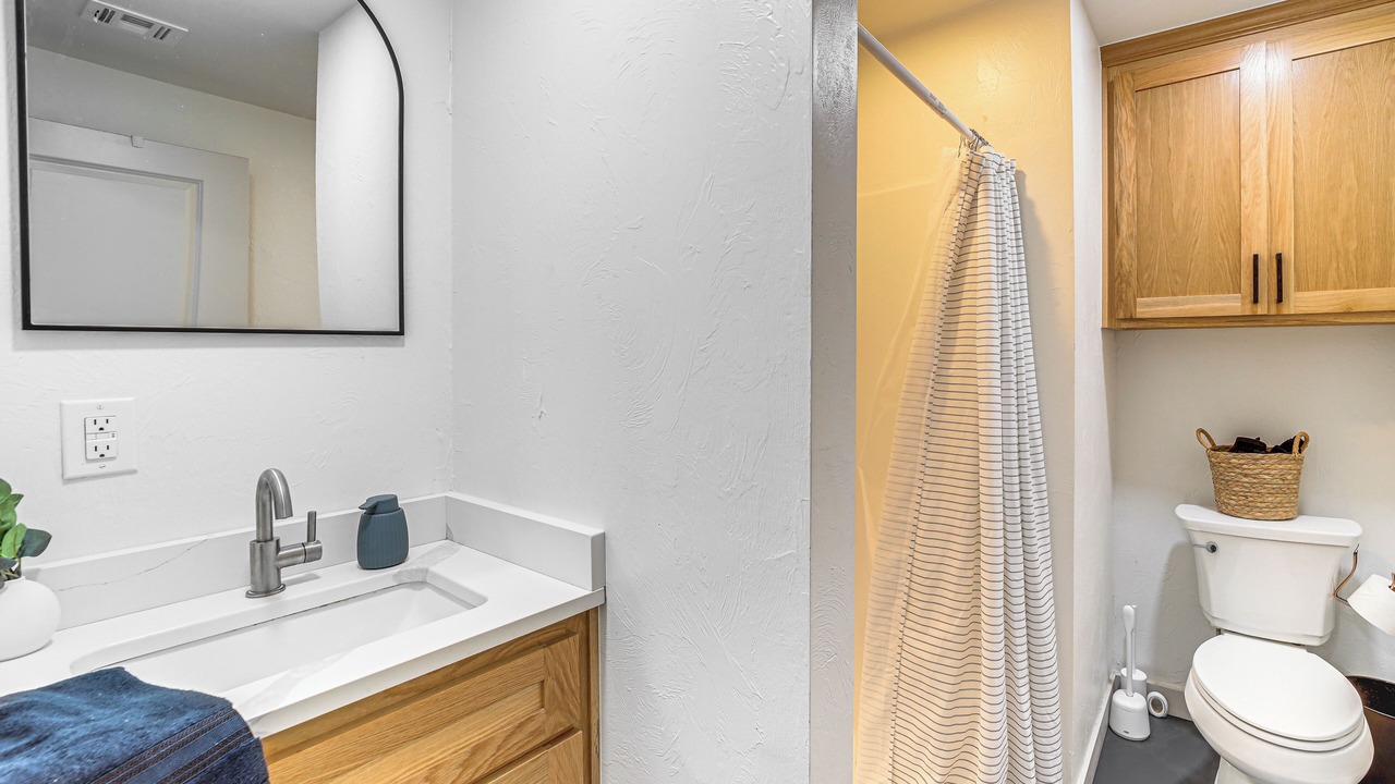 Photo of Bathroom in Hoyt