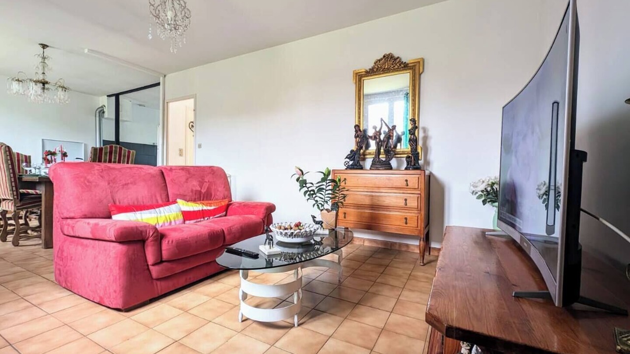 Photo of Livingroom in Saint-Hilaire-le-Chatel