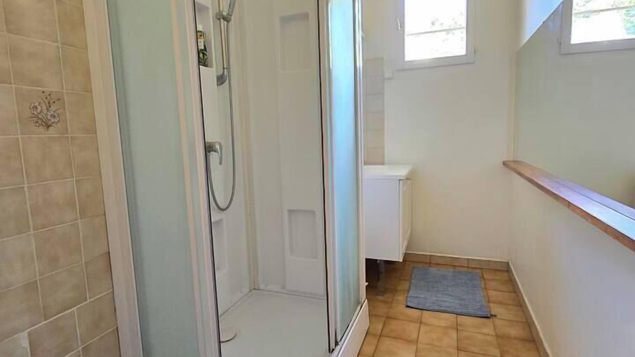 Photo of Bathroom in Saint-Hilaire-le-Chatel