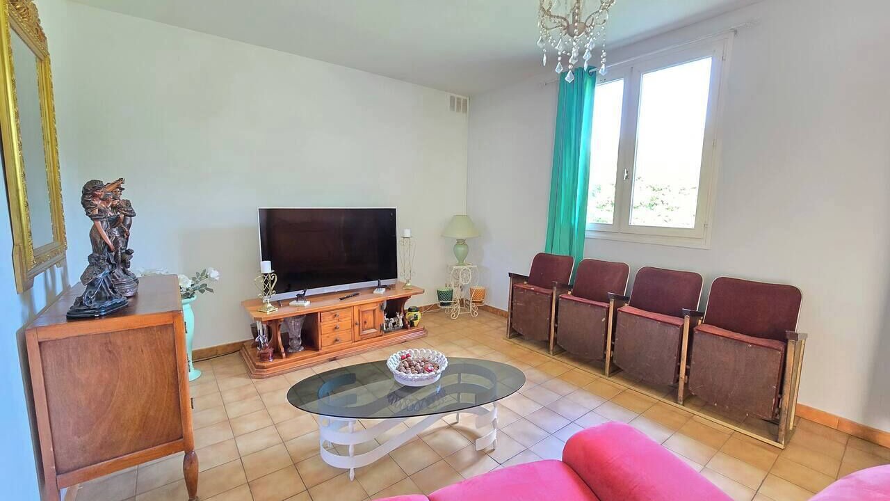 Photo of Livingroom in Saint-Hilaire-le-Chatel
