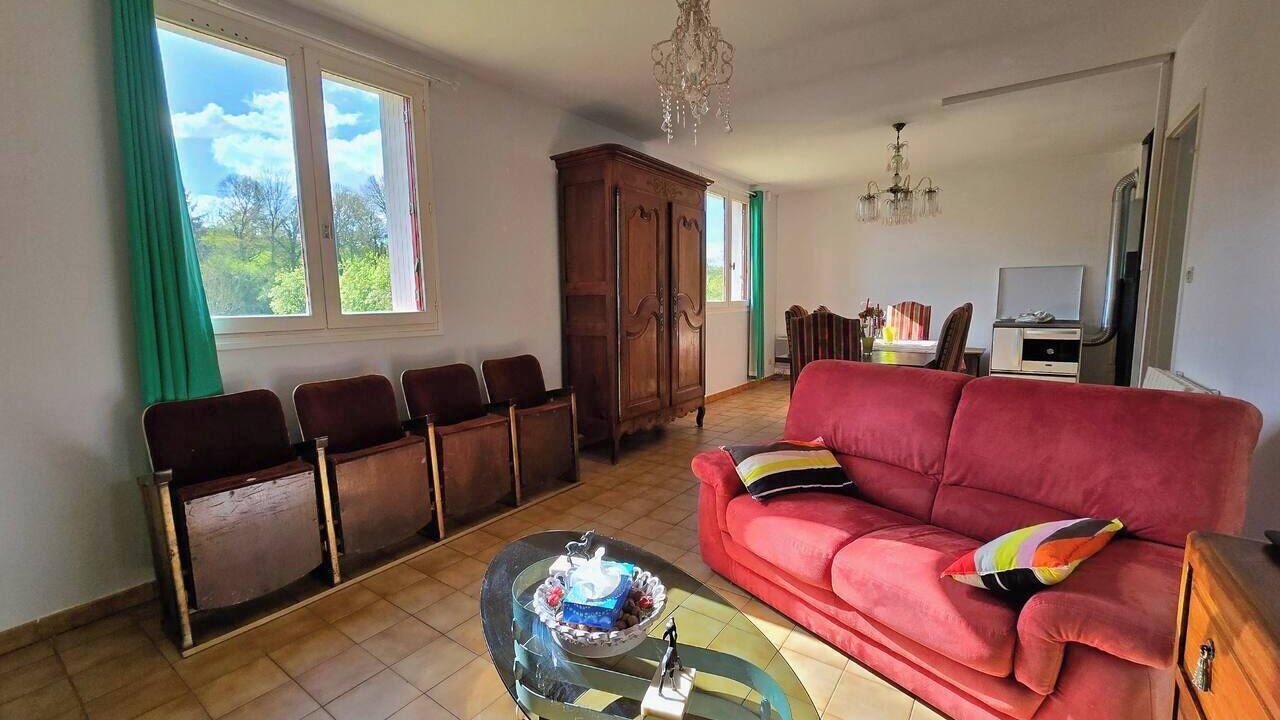 Photo of Livingroom in Saint-Hilaire-le-Chatel