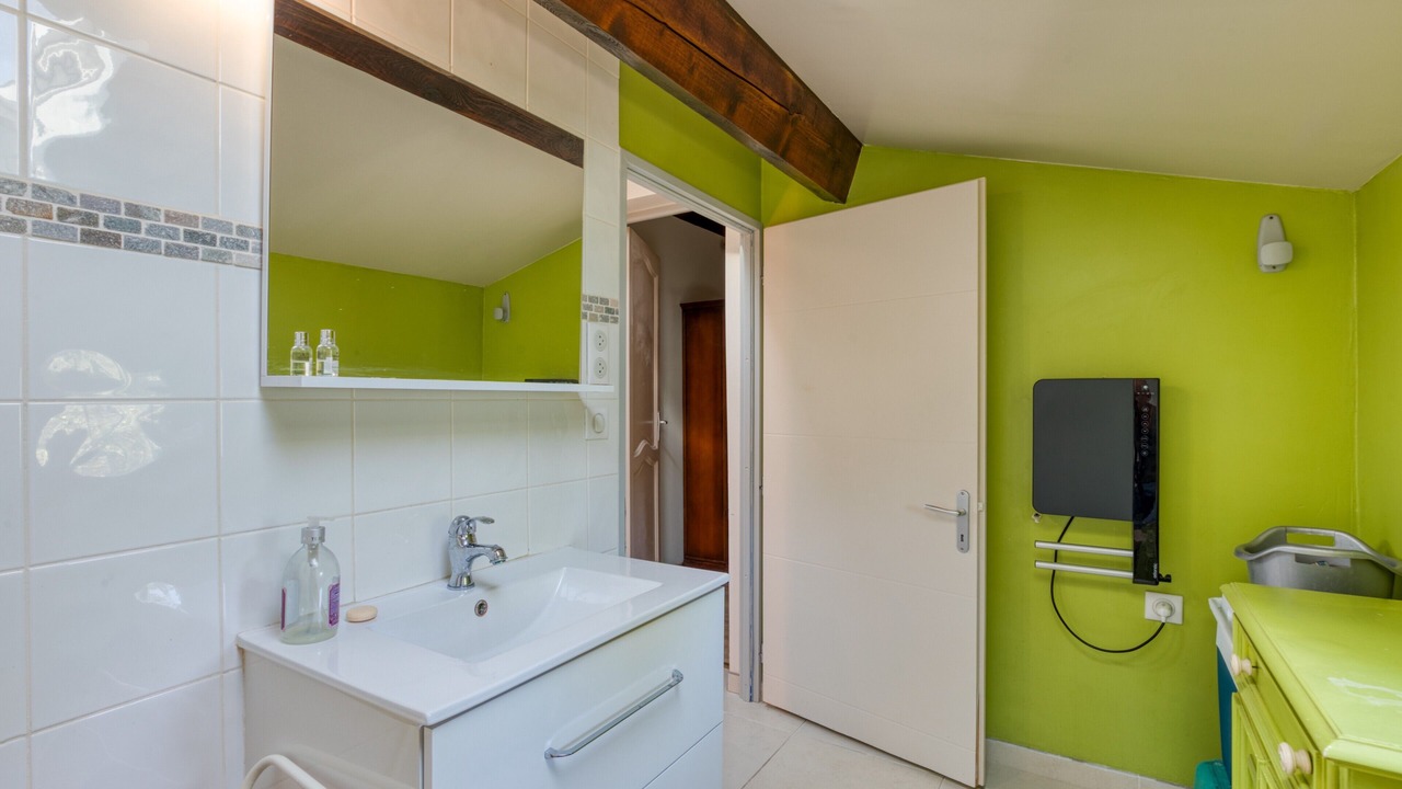 Photo of Bathroom in Lunel-Viel
