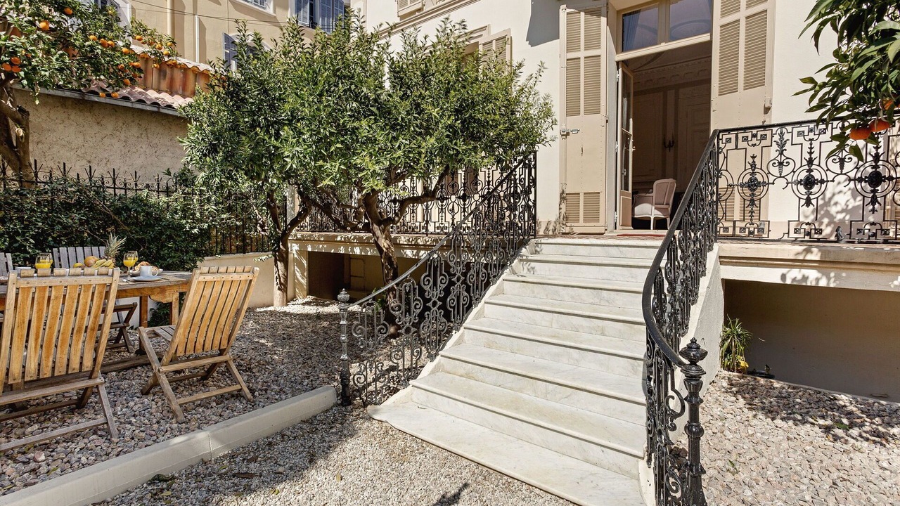 Photo of Patio Balcony in Cannes City Centre