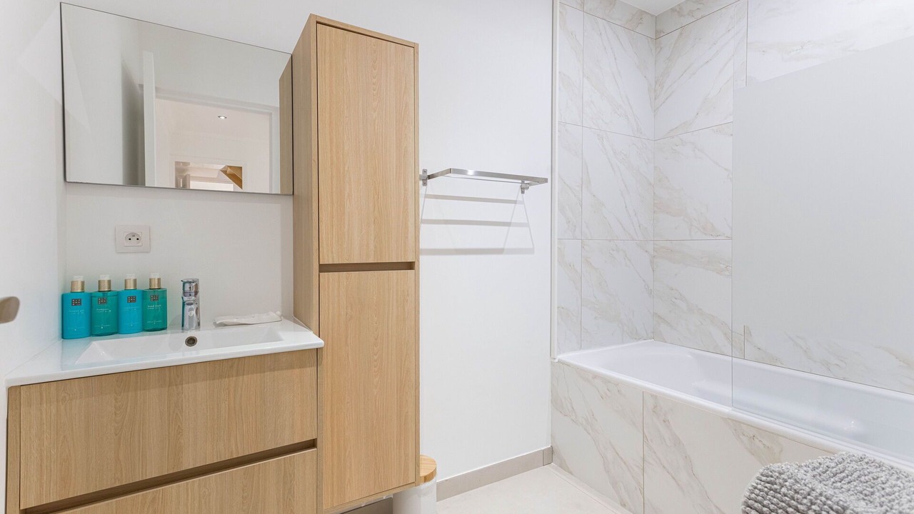 Photo of Bathroom in Cannes City Centre
