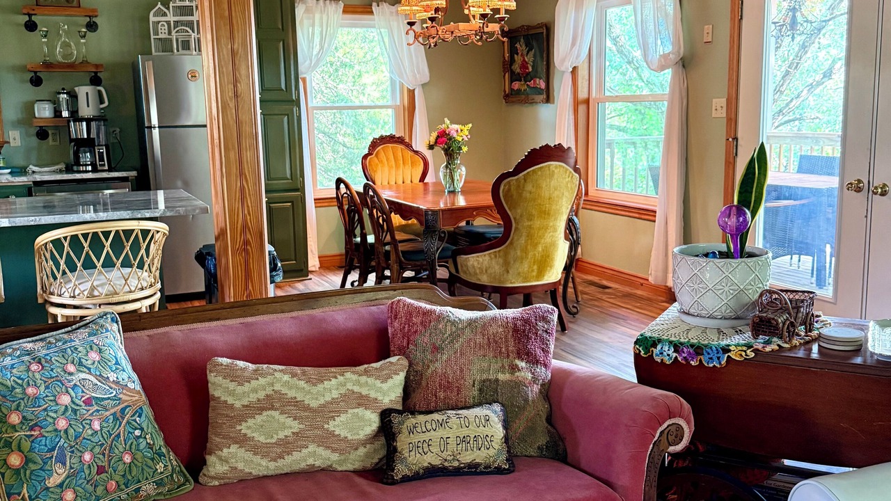 Photo of Livingroom in Eureka Springs