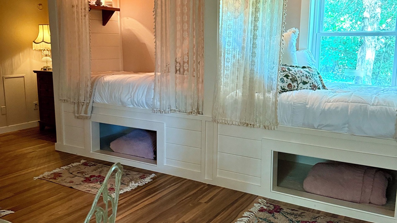 Photo of Bedroom in Eureka Springs