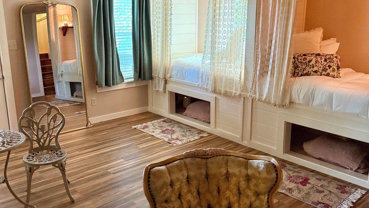 Photo of Bedroom in Eureka Springs