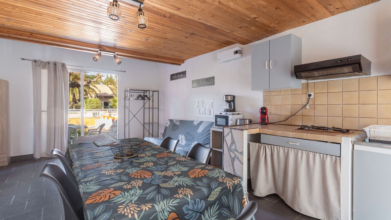 Photo of Kitchen in Roquefort-des-Corbieres